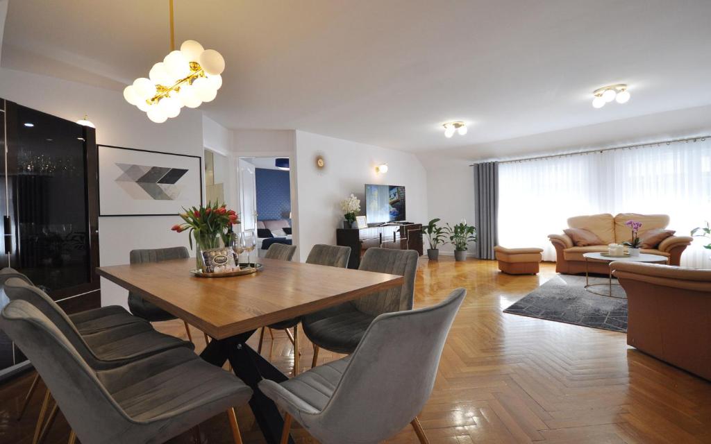 Image 1 of Apartament Family First