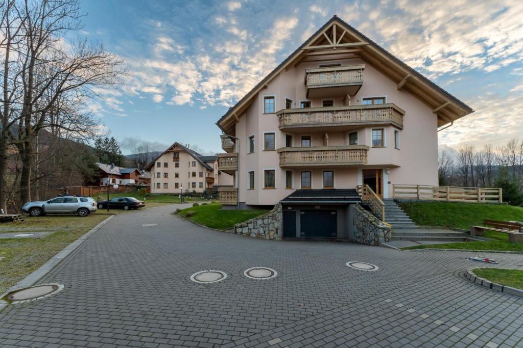 Image 1 of Apartament Lazurowy widok Centrum Karpacz – z prywatnym parkingiem – SpaceApart