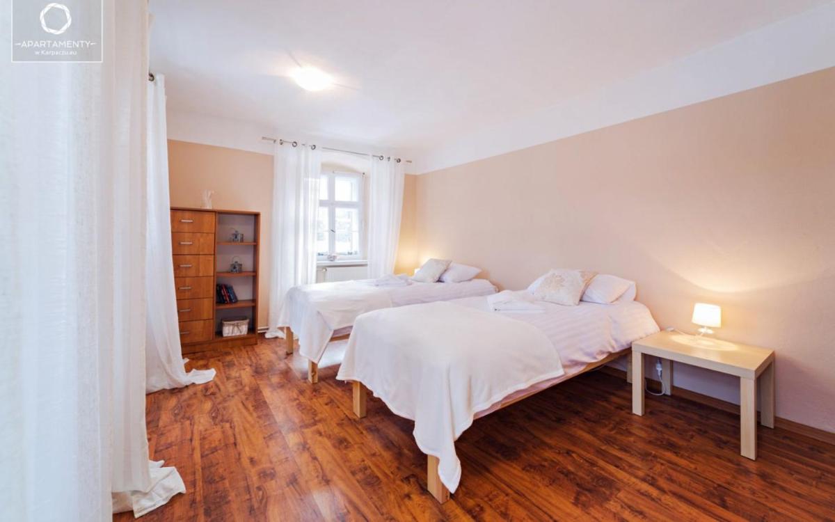 Image 2 of Apartament Pod 13