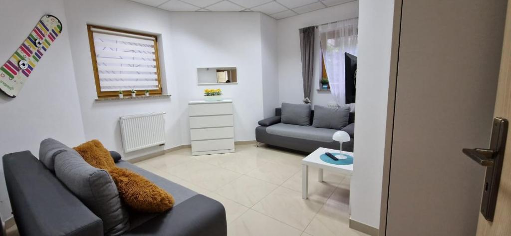Image 1 of Apartament Rodzinne Zacisze – dla 8 osób – PET FRIENDLY – dwie osobne sypialnie z parkingiem – Space Apart