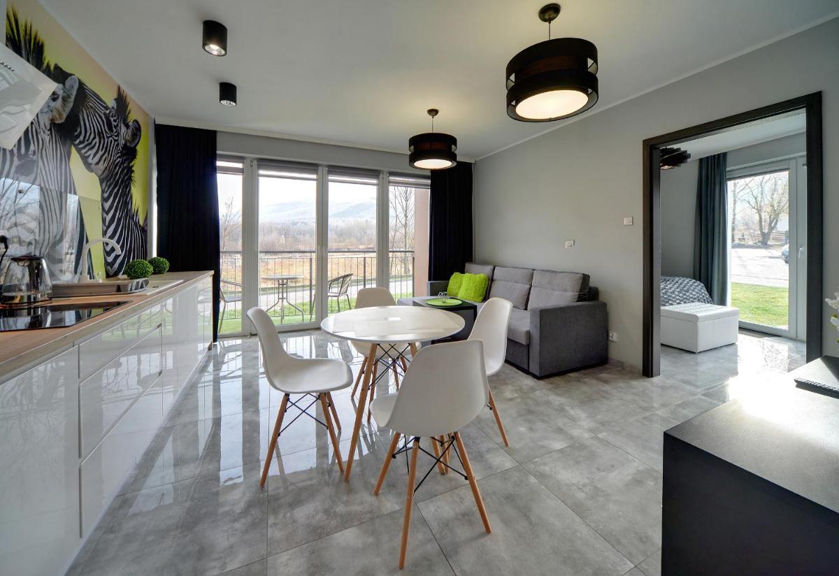 Image 5 of Apartament Sun & Ski Willa K2 Black & White