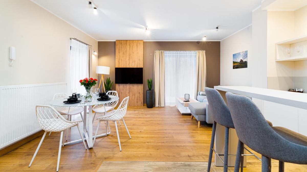 Image 3 of Apartament Wonder Home z prywatnym tarasem, blisko wyciągów Ski Arena i Winterpol, aquaparku i kościoła Wang