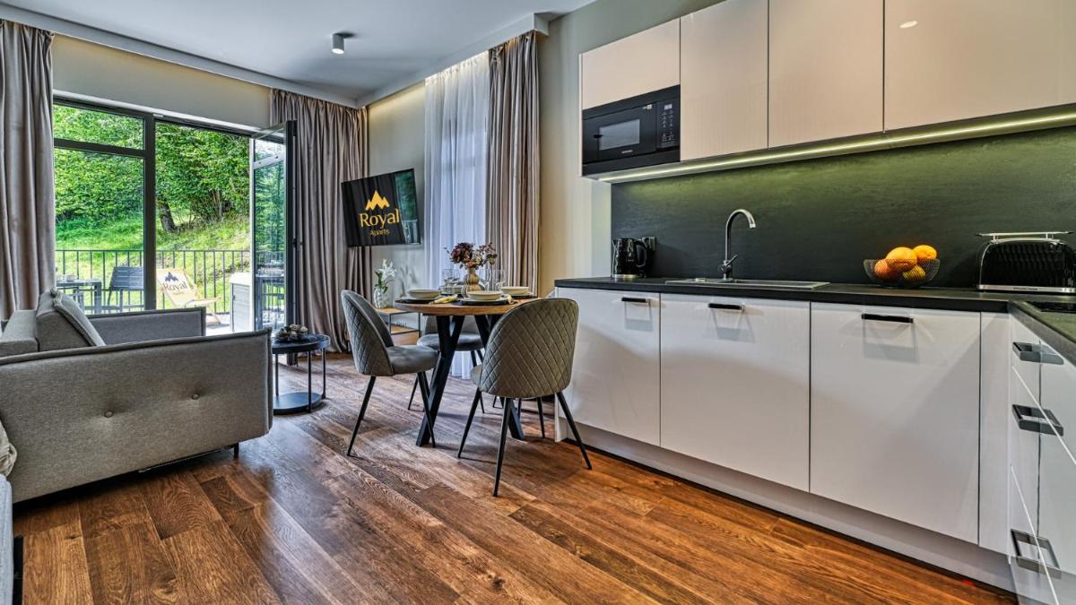 Image 3 of Apartament z prywatnym Jacuzzi Orlik VIP Residence – blisko wyciągu i Wang by Royal Aparts
