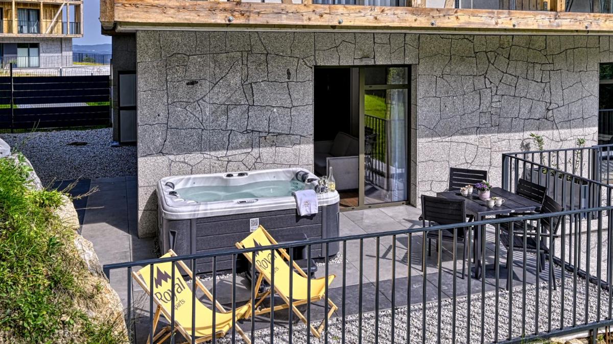 Image 7 of Apartament z prywatnym Jacuzzi Orlik VIP Residence – blisko wyciągu i Wang by Royal Aparts