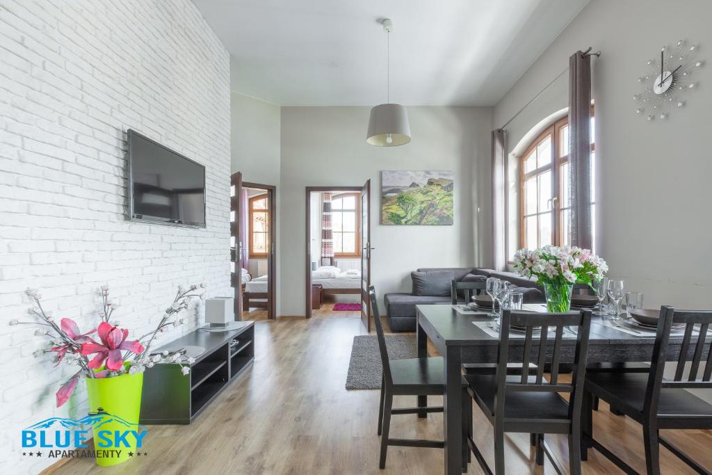 Image 1 of Apartamenty BlueSky Obrońców Pokoju 1D- centrum, blisko deptaka, restauracji i atrakcji Karpacza