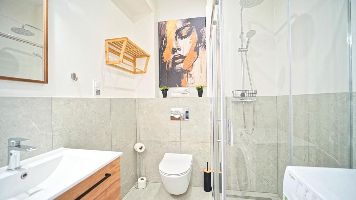Image 2 of Apartamenty EverySky Kowary, Blue z widokiem na góry i windą