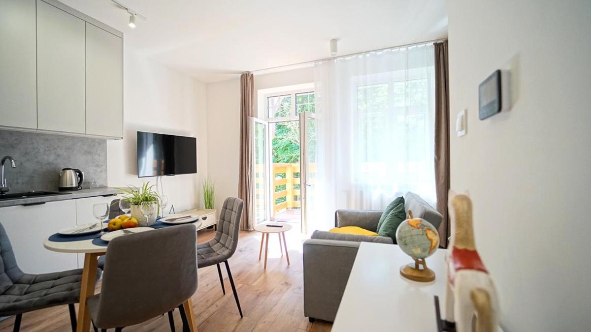 Image 3 of Apartamenty EverySky Kowary, Blue z widokiem na góry i windą