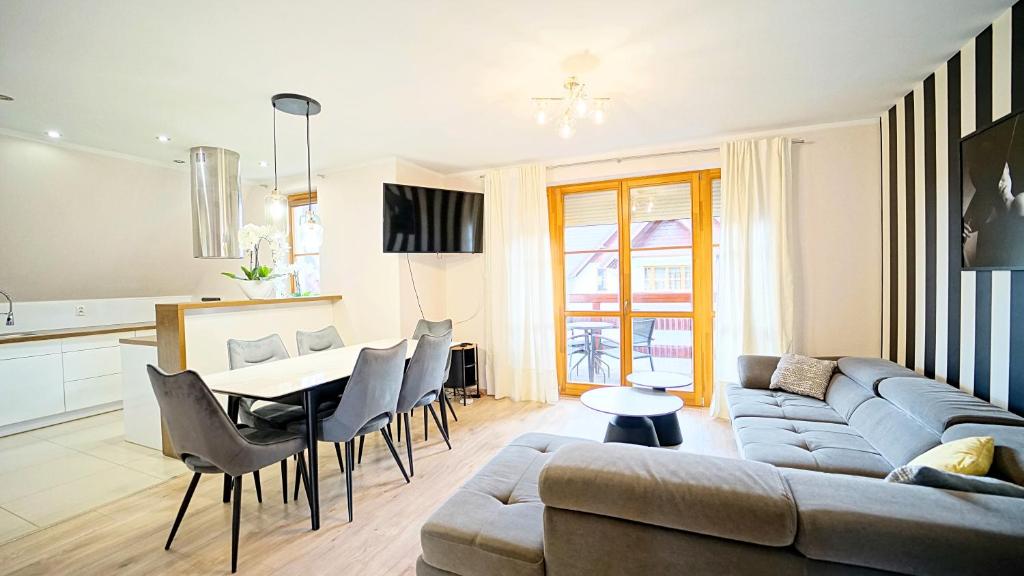 Image 1 of Apartamenty EverySky – Komuny Paryskiej