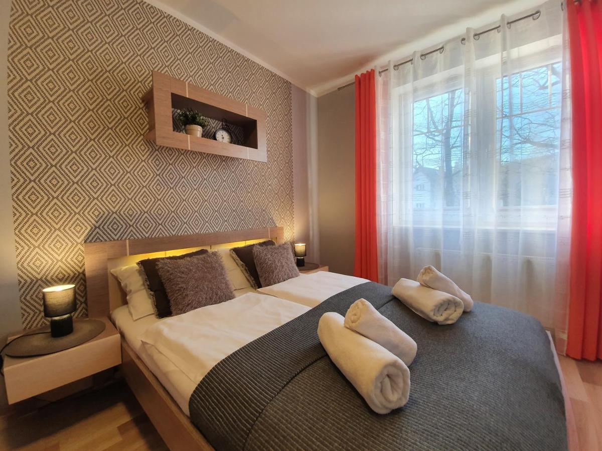 Image 2 of Apartamenty Sun&Fun Rezydencja Pod Dębami Nad Łomnicą 1B i 2B- blisko centrum i sklepów w otoczeniu zieleni