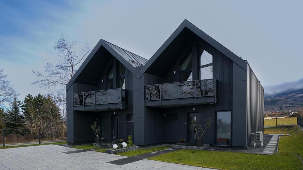 Image 1 of Dom Czarna Owca – Widok na góry, sauna – SpaceApart
