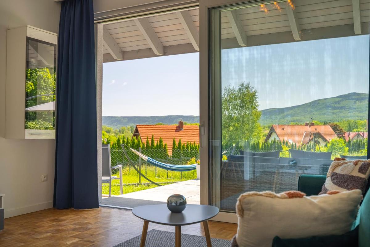 Image 5 of Domek Ale Fajnie – taras z widokiem na góry