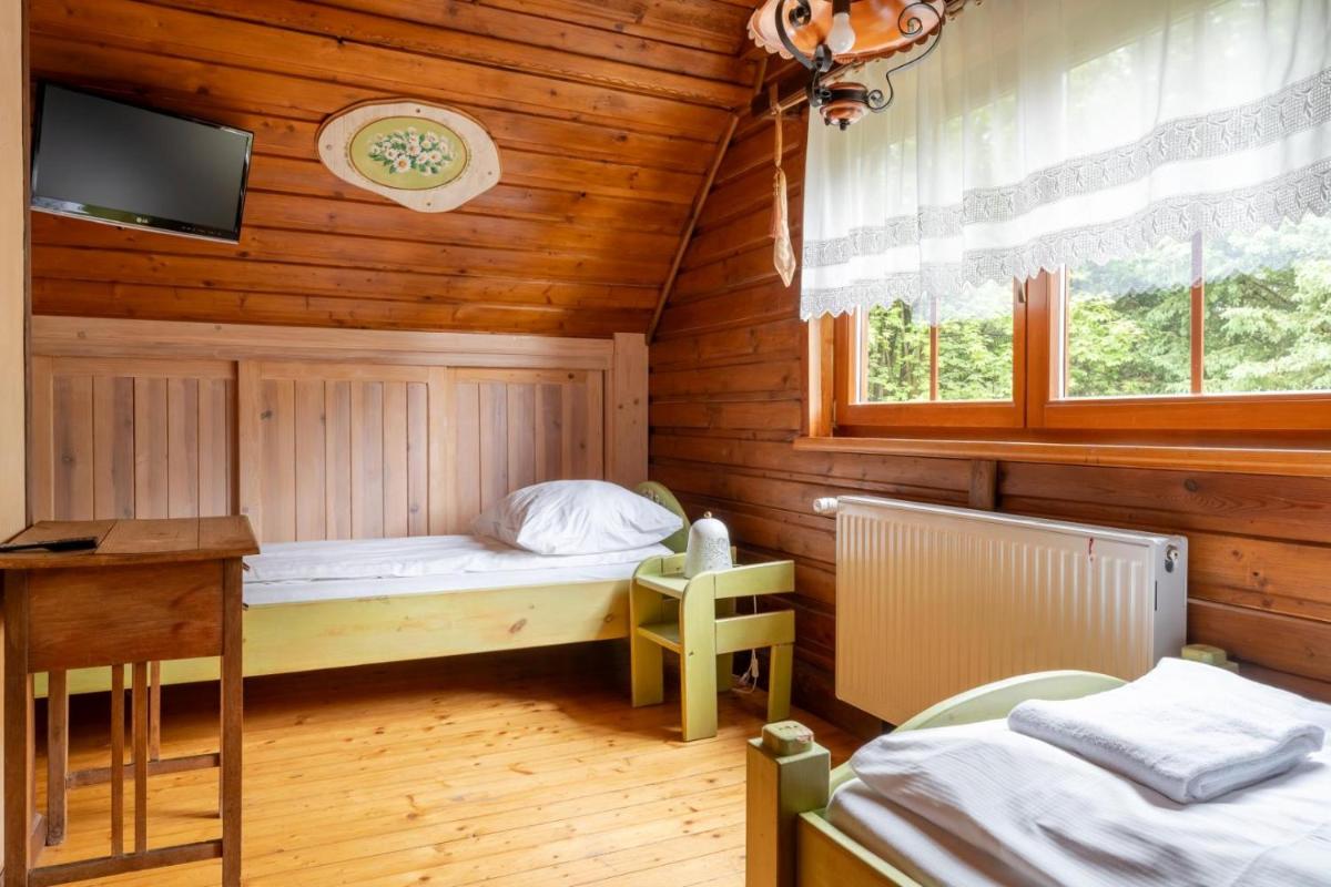 Image 2 of Domek Góralski przyjazny zwierzętom – ogrodzony – Blisko szlaków i aquaparku – z prywatną sauną, ogrodem