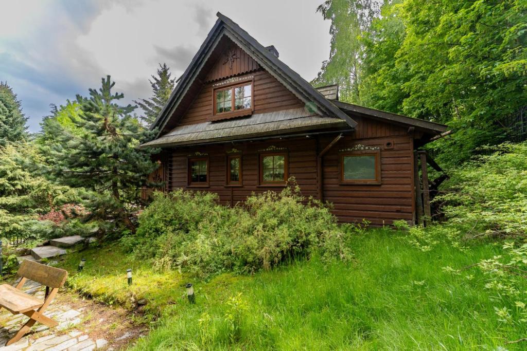 Image 1 of Domek Góralski przyjazny zwierzętom – ogrodzony – Blisko szlaków i aquaparku – z prywatną sauną, ogrodem