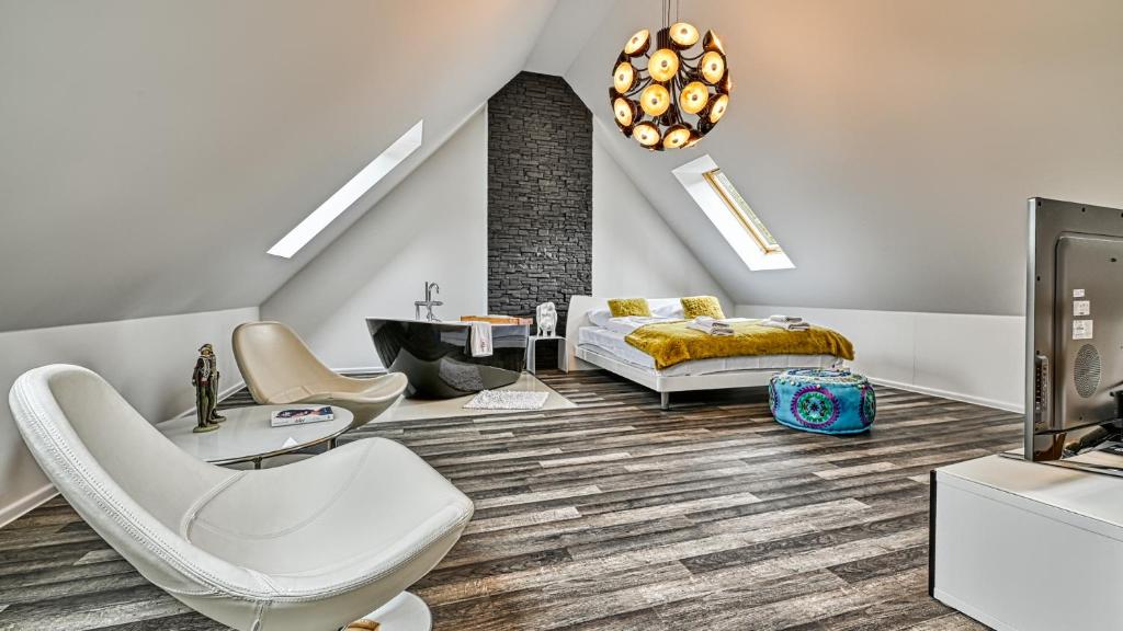 Image 1 of Domek na Myśliwskiej z 3 sypialniami – 5D Apartments