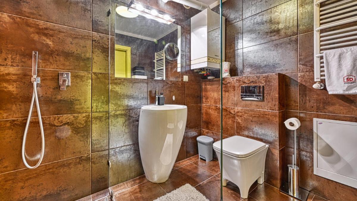 Image 3 of Domek na Myśliwskiej z 3 sypialniami – 5D Apartments