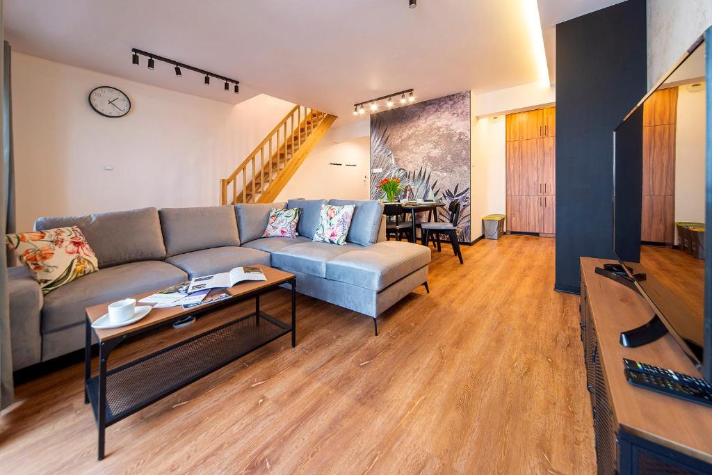 Image 1 of Elegancki Apartament Sun Seasons 24 w Karpaczu z Sauną i Parkingiem by Noclegi Renters