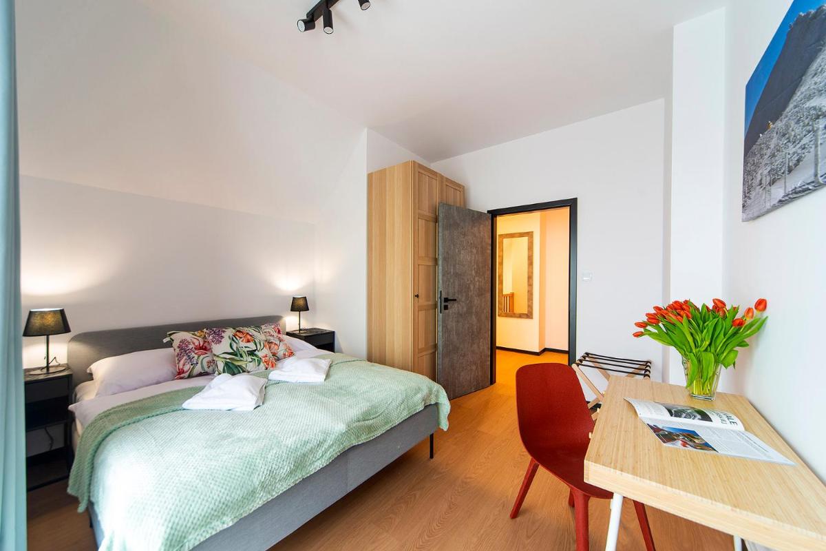 Image 2 of Elegancki Apartament Sun Seasons 24 w Karpaczu z Sauną i Parkingiem by Noclegi Renters