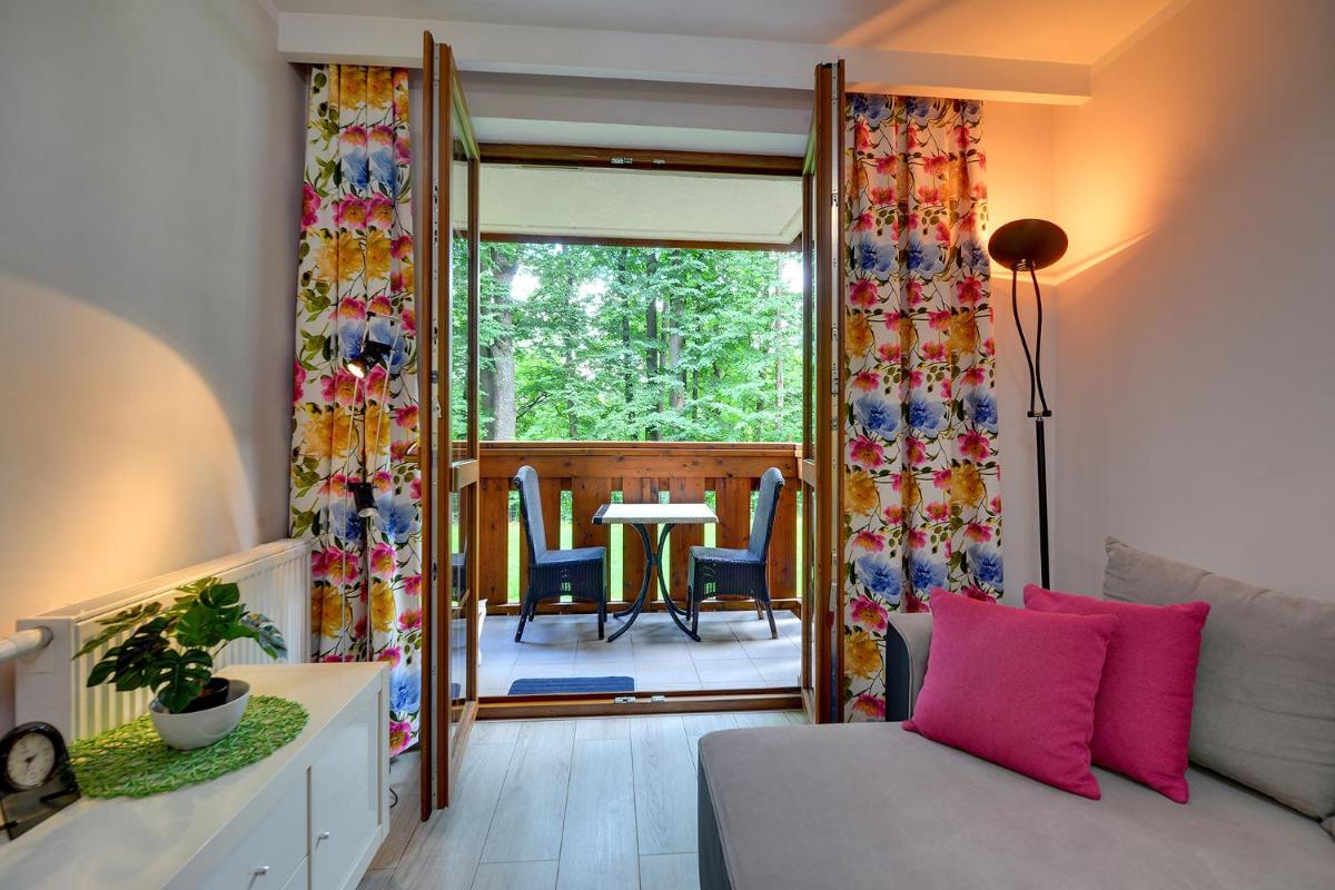 Image 2 of Eleganckie i Stylowe Apartamenty Sun Seasons 24 w Karpaczu z Parkingiem by Noclegi Renters