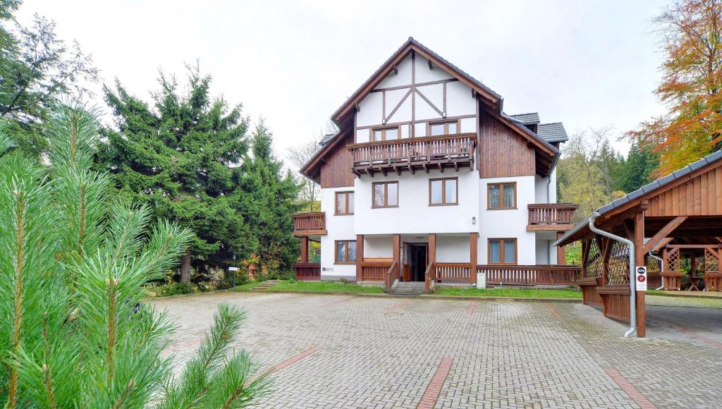 Image 1 of Przytulny i Gustowny Apartament Sun Seasons 24 w Karpaczu by Noclegi Renters