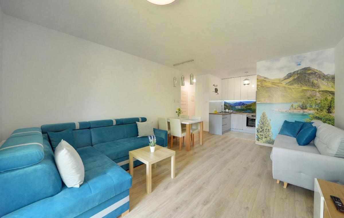 Image 2 of Subtelne i Stylowe Apartamenty Sun Seasons 24 w Karpaczu z Umeblowanym Balkonem by Noclegi Renters