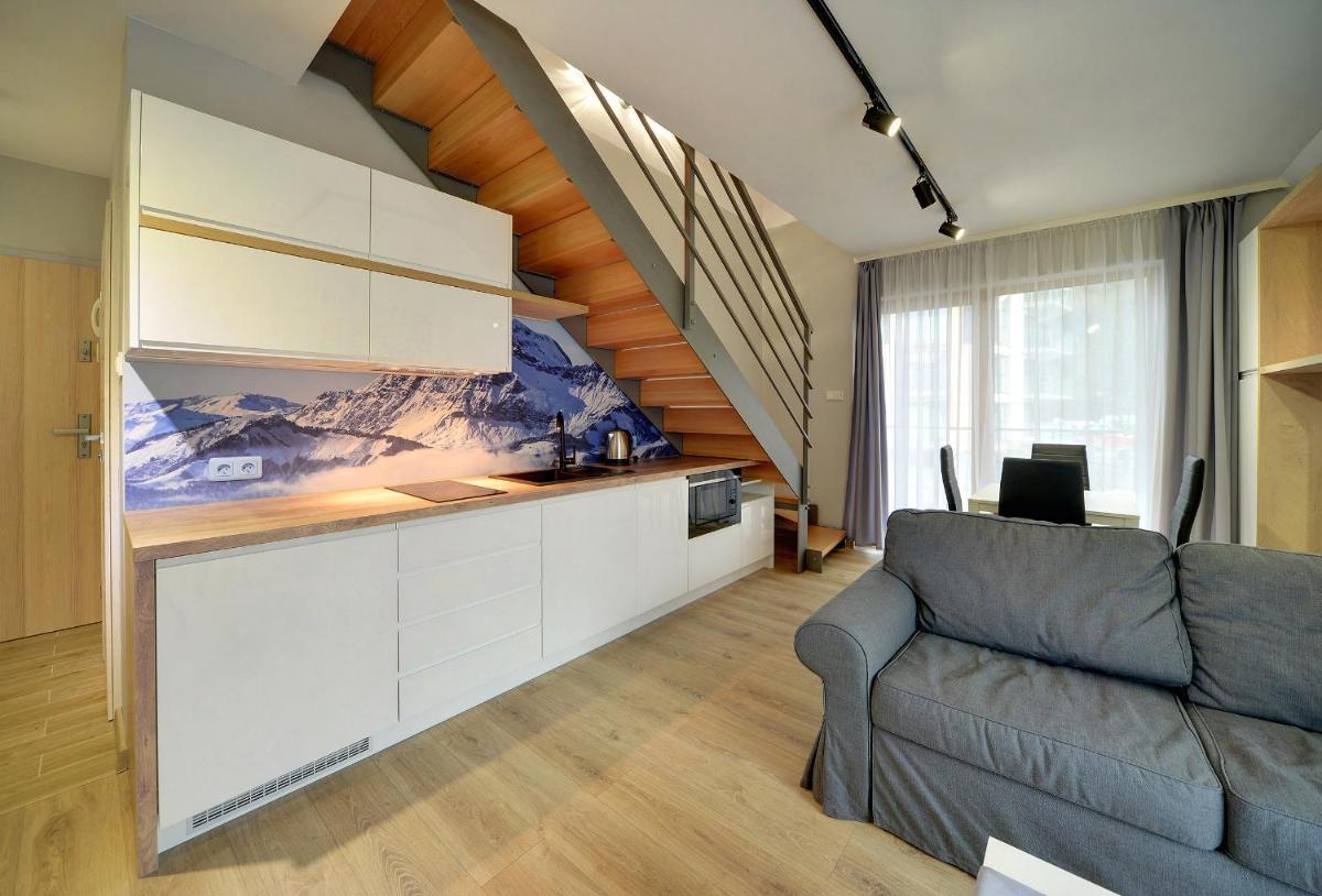Image 6 of Subtelne i Stylowe Apartamenty Sun Seasons 24 w Karpaczu z Umeblowanym Balkonem by Noclegi Renters