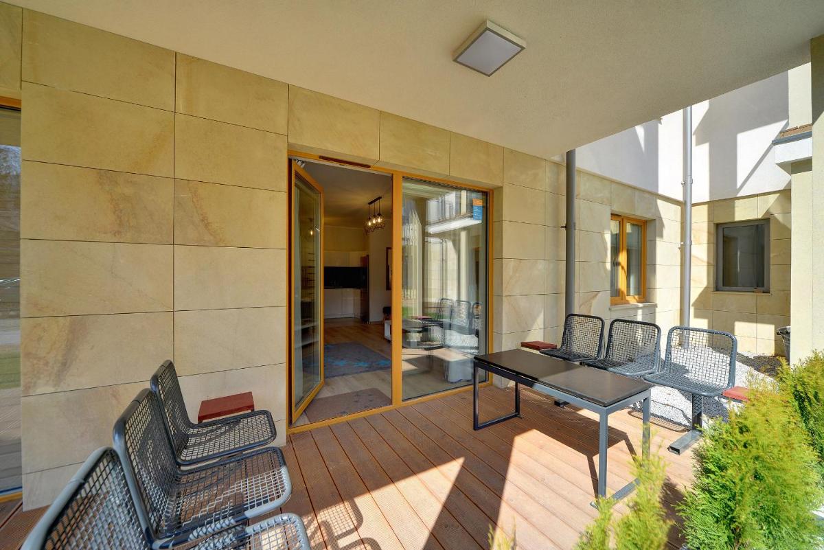 Image 7 of Subtelne i Stylowe Apartamenty Sun Seasons 24 w Karpaczu z Umeblowanym Balkonem by Noclegi Renters