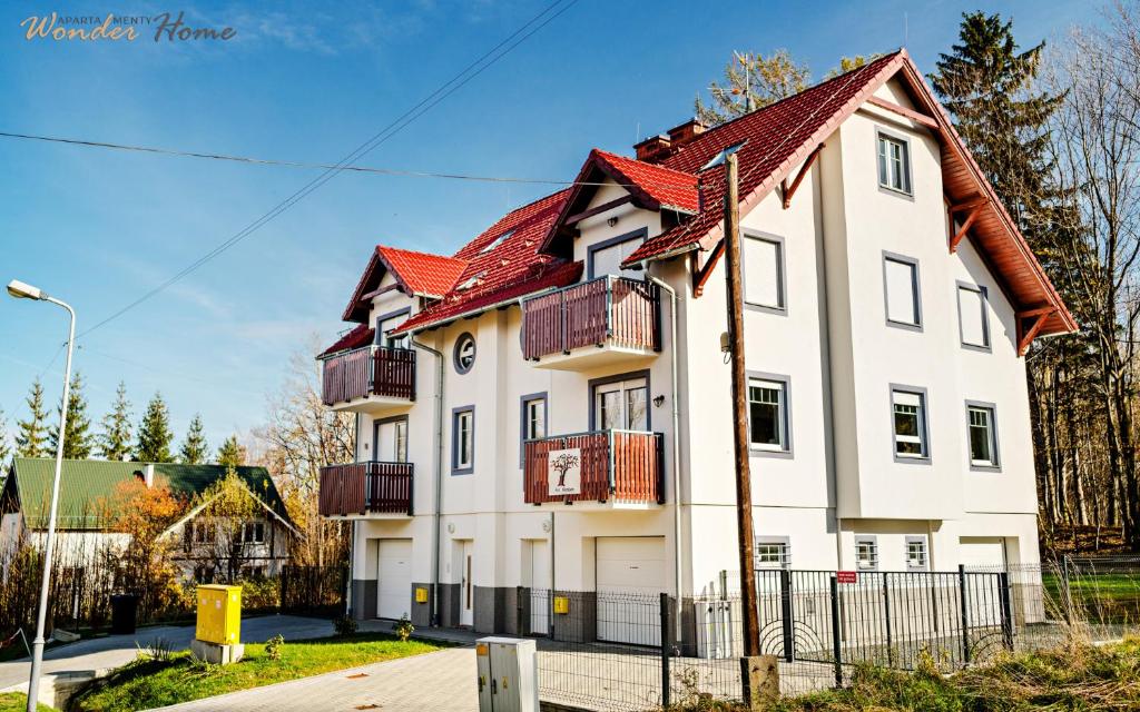 Image 1 of Wonder Home – Apartament z garażem, ogródkiem, miejscem na grilla i widokiem na Karkonosze