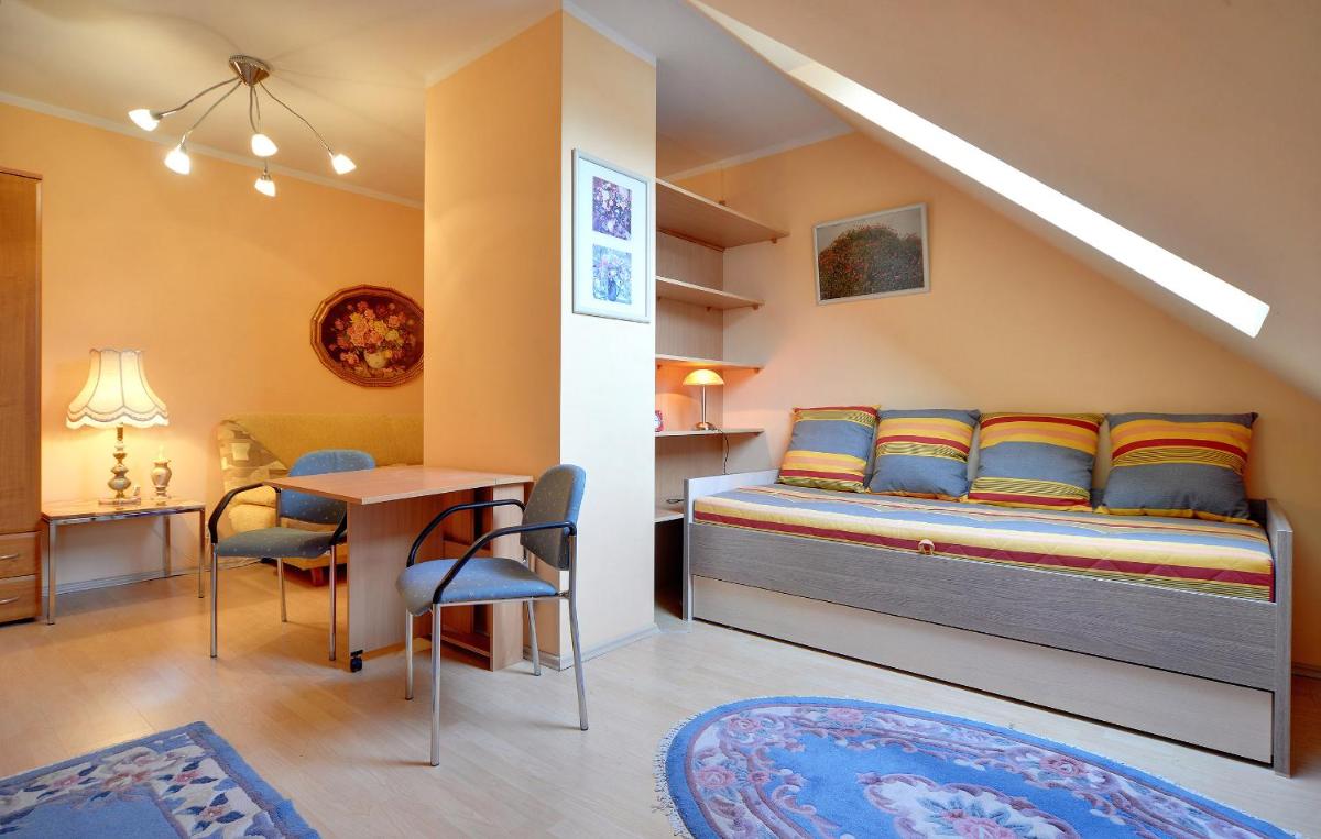 Image 2 of Żółty Apartament Sun Seasons 24 w Karpaczu z Balkonem by Noclegi Renters