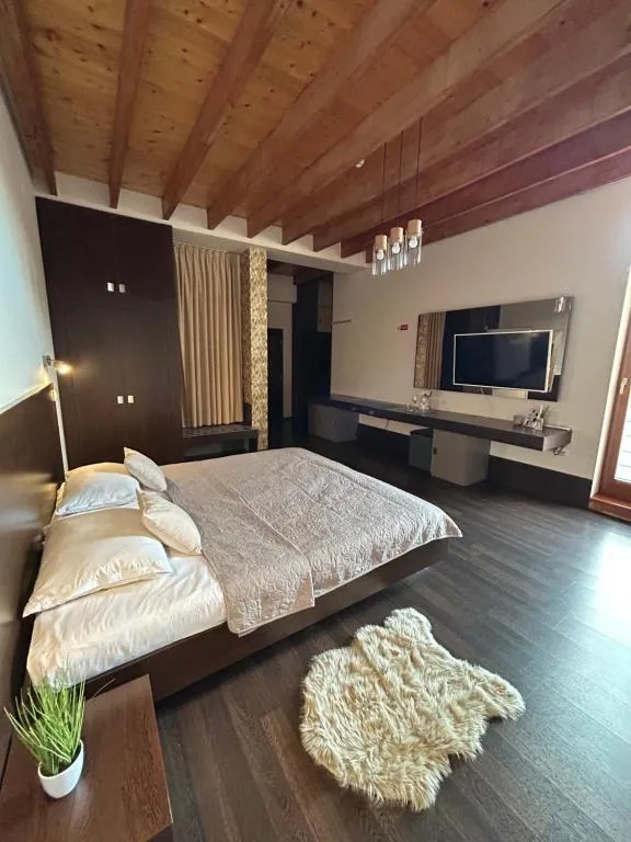 Image 1 of AR GOLDEN HOUSE