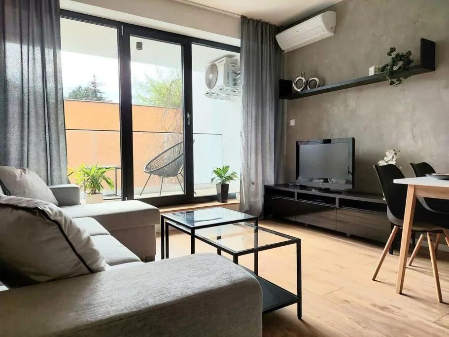 Image 1 of Apartmán Kmeťova so súkromným parkovaním zdarma, 5 min pešo do centra