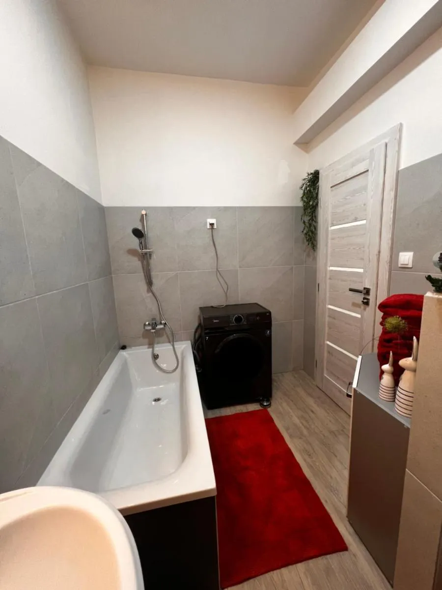 Image 6 of Apártmany v centre – vlastná izba so spoločnou kuchyňou a kúpeľnou môže byť zdieľaná 2 inými izbami