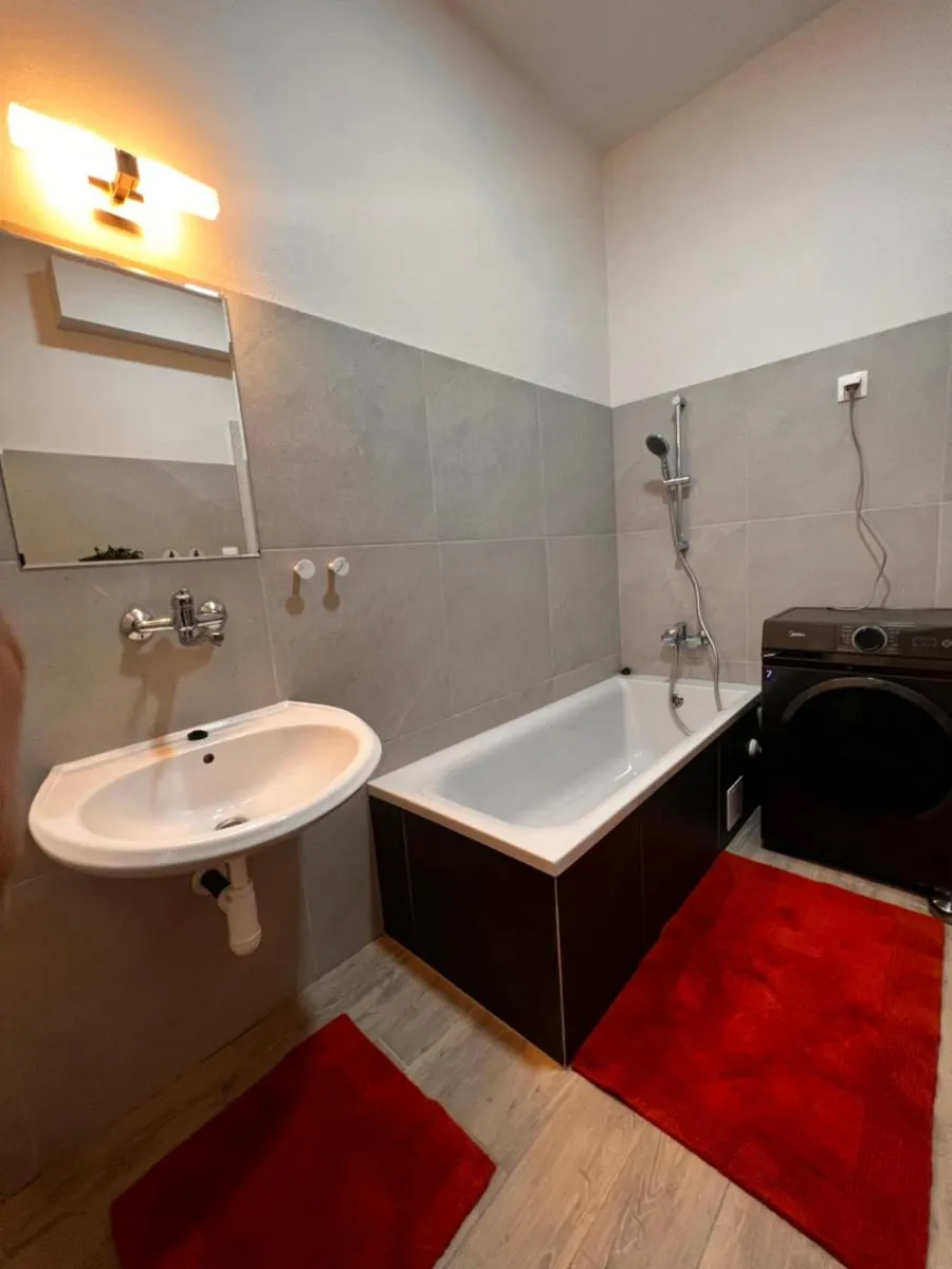 Image 7 of Apártmany v centre – vlastná izba so spoločnou kuchyňou a kúpeľnou môže byť zdieľaná 2 inými izbami