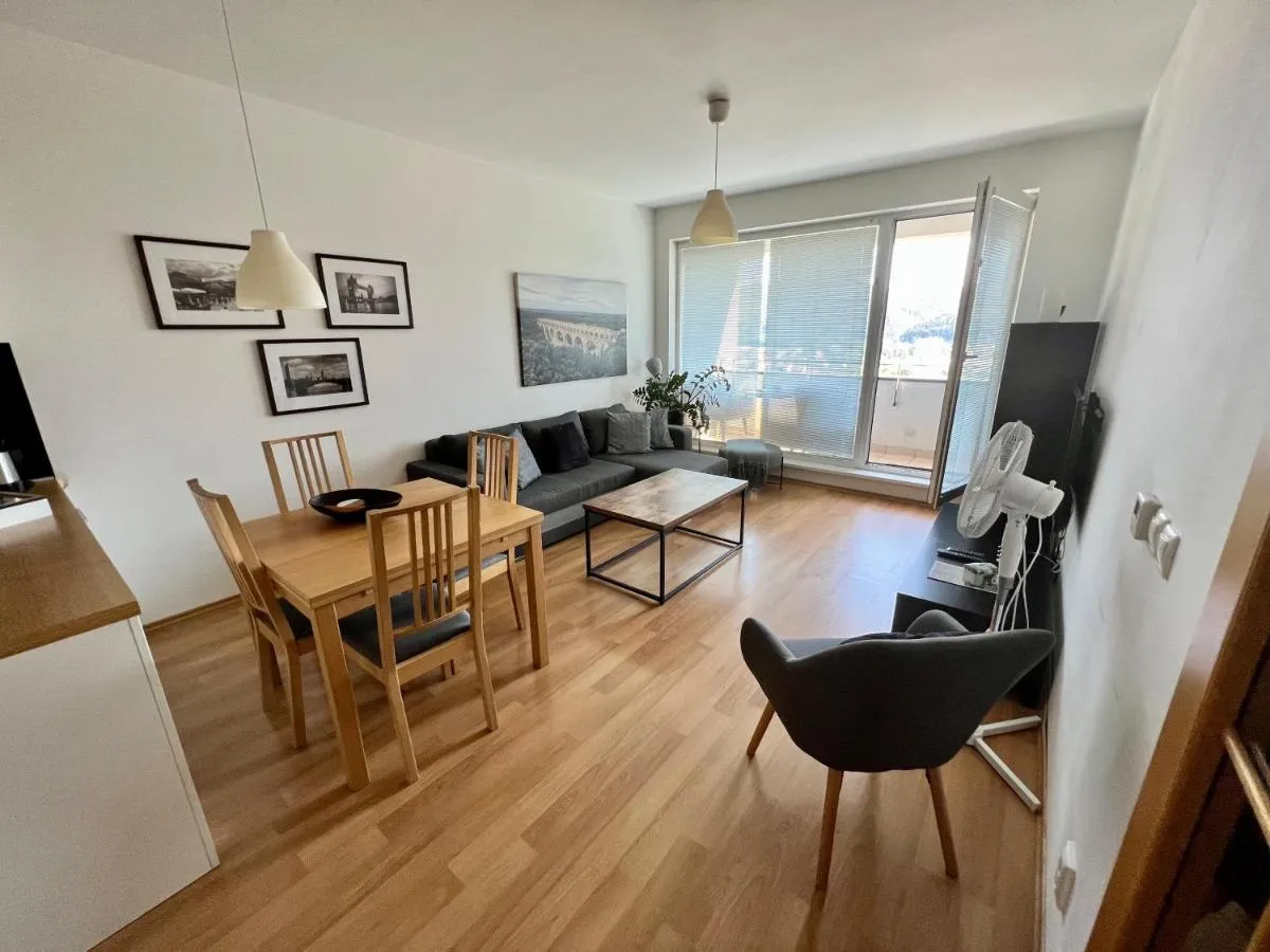 Image 2 of BL City View Apartment, 24Hrs-Self check in, private parking, beautiful city view, close to city centre