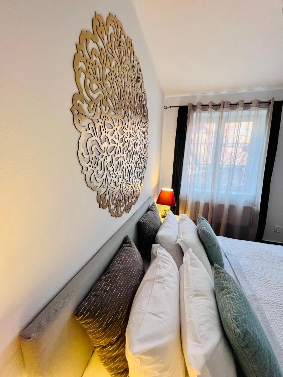 Image 7 of BL-Townhouse Luxury Suite, 24Hrs- check in, private parking, garden, beautiful park just step a way and city center 5 min walking