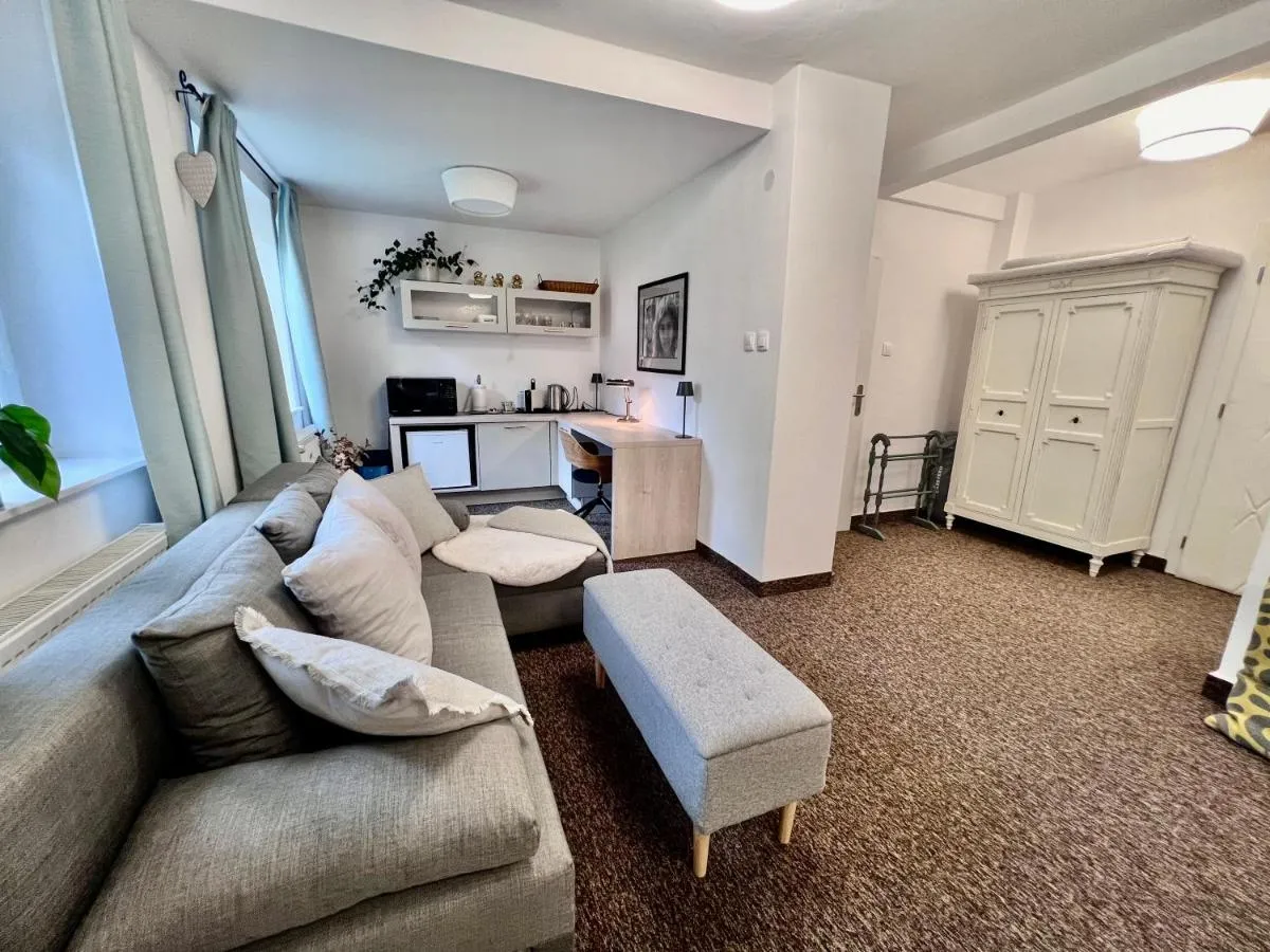 Image 2 of BL-Townhouse Luxury Suite, 24Hrs- check in, private parking, garden, beautiful park just step a way and city center 5 min walking