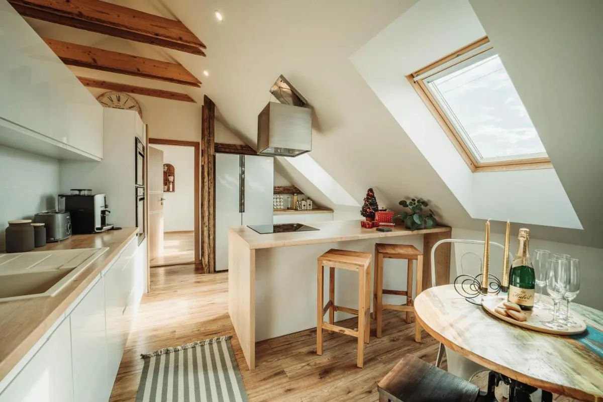 Image 3 of ČÁKYHO KÚRIA – apartmán pre 5 osôb s krbom a saunami