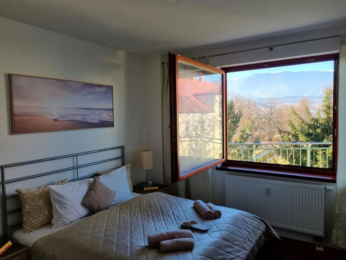 Image 4 of Central business apartment – FREE PARKING