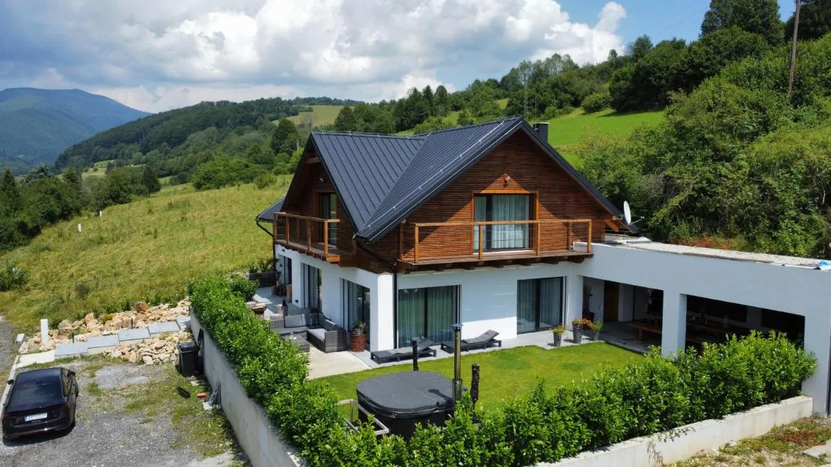 Image 2 of Chalet Black Deer
