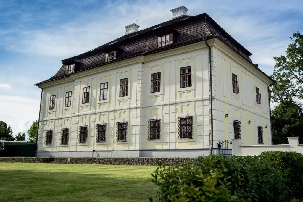 Image 1 of Chateau Diva