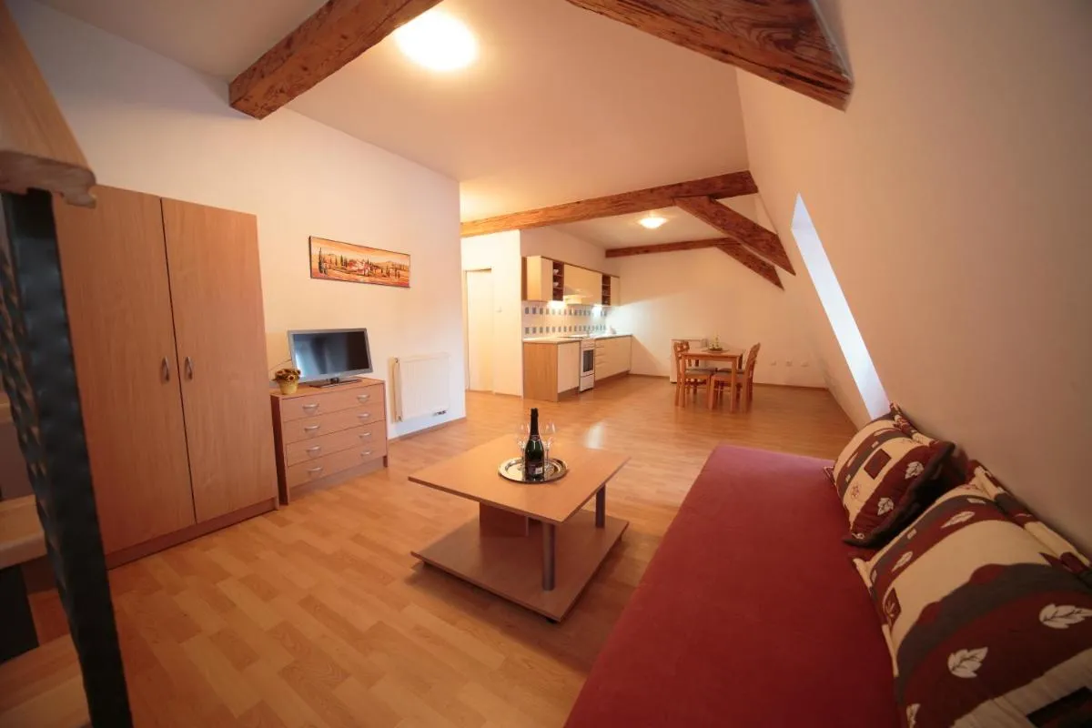 Image 3 of Chateau Diva
