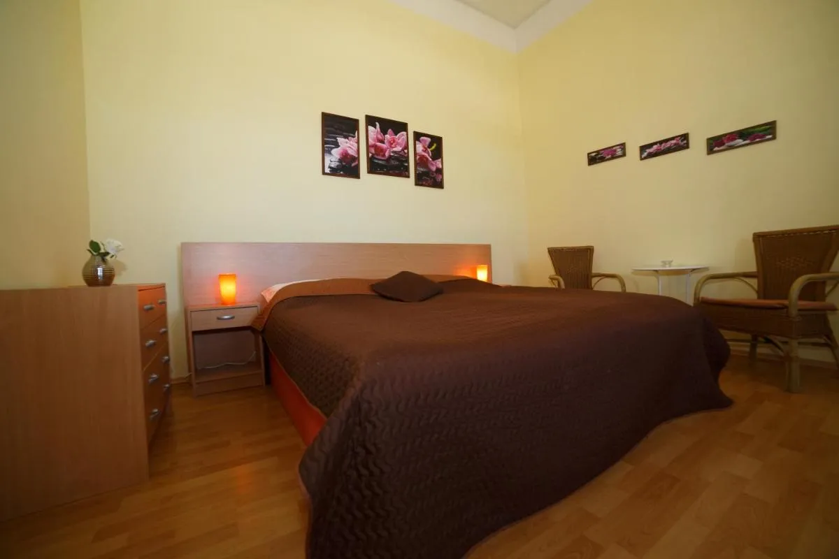 Image 2 of Chateau Diva