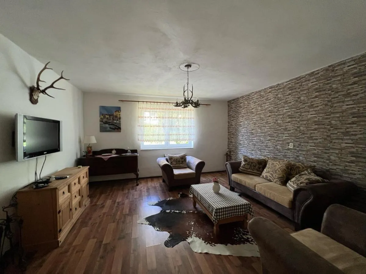 Image 2 of Dedinky Lakeview Cottage