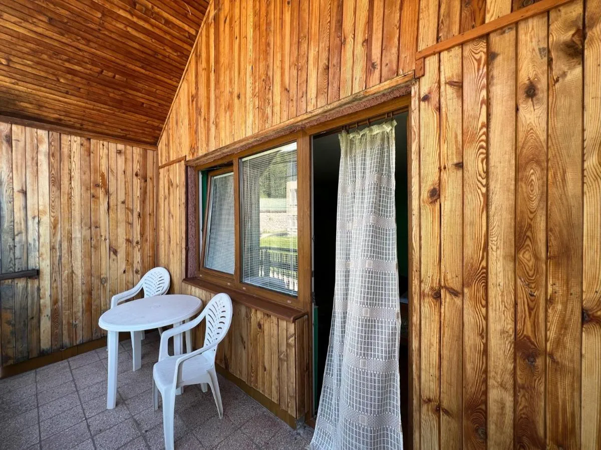 Image 3 of Dedinky Lakeview Cottage