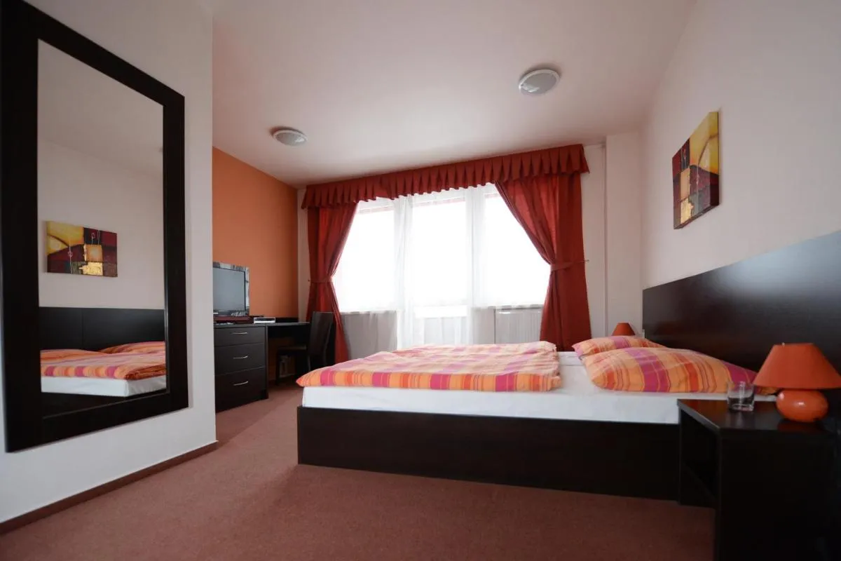 Image 2 of Garni HOTEL Fellini