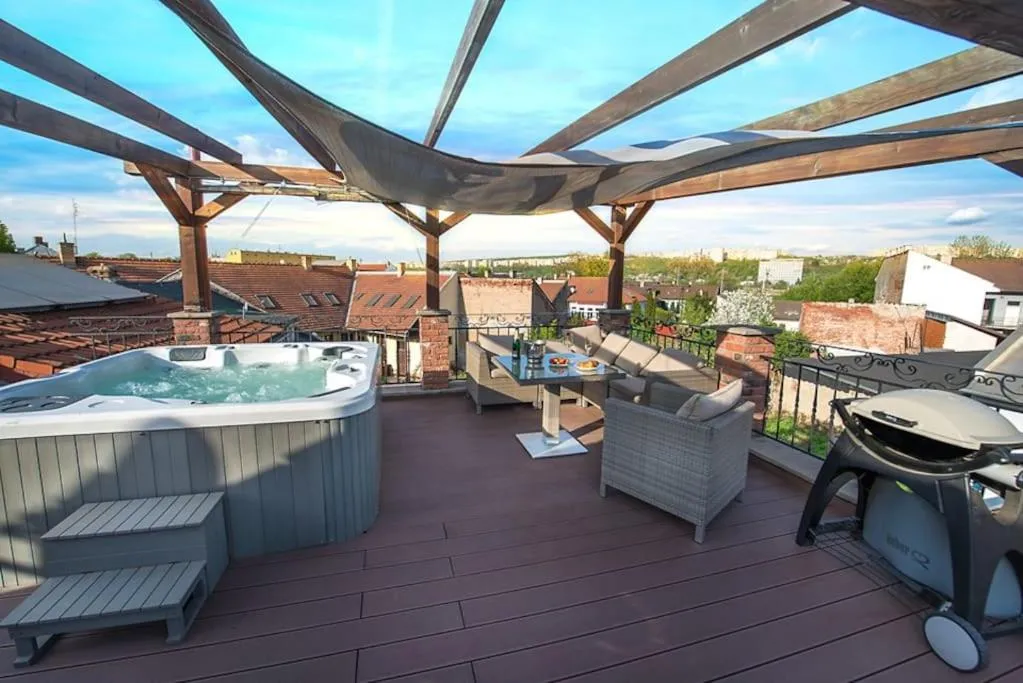 Image 1 of Glamorous Jacuzzi Loft Apartment with Roof Terrace