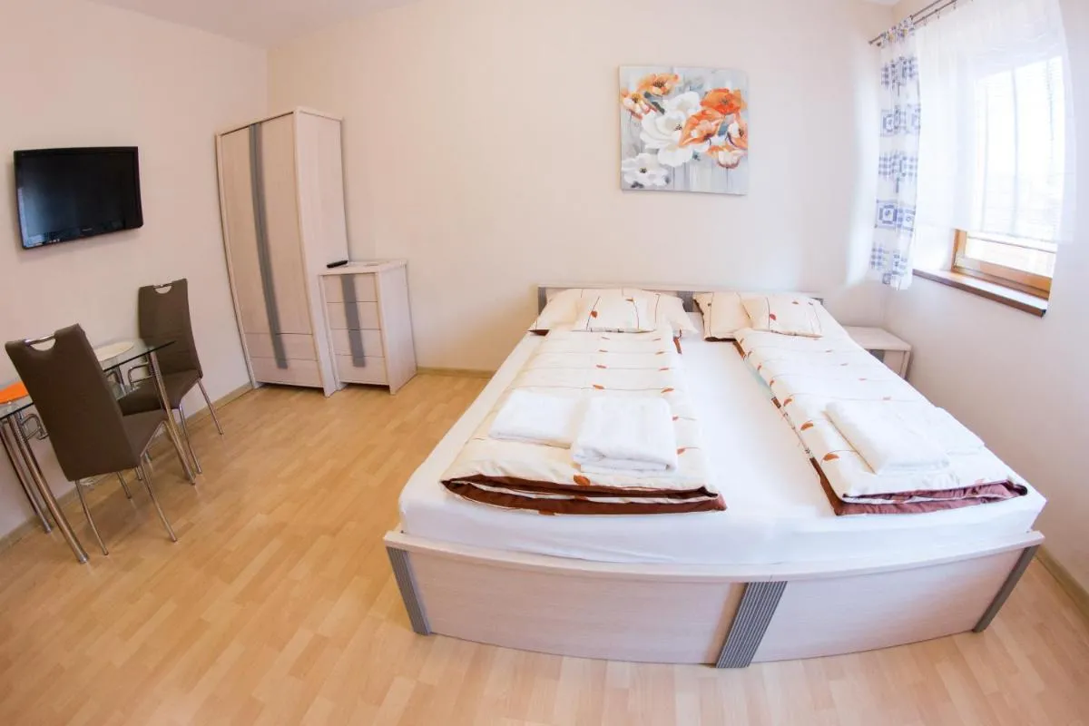 Image 3 of Guest House Tri Koruny