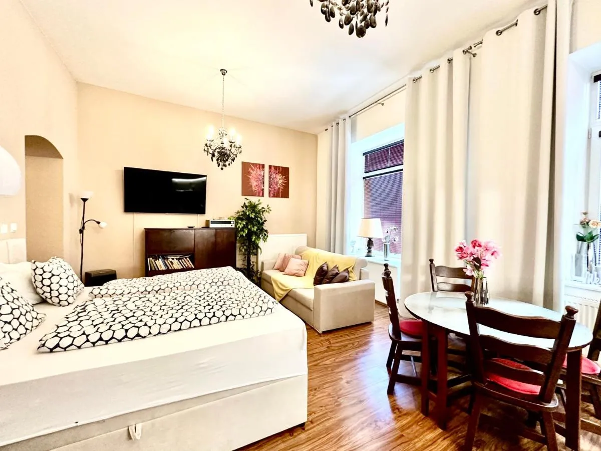 Image 4 of Home Away central apartment