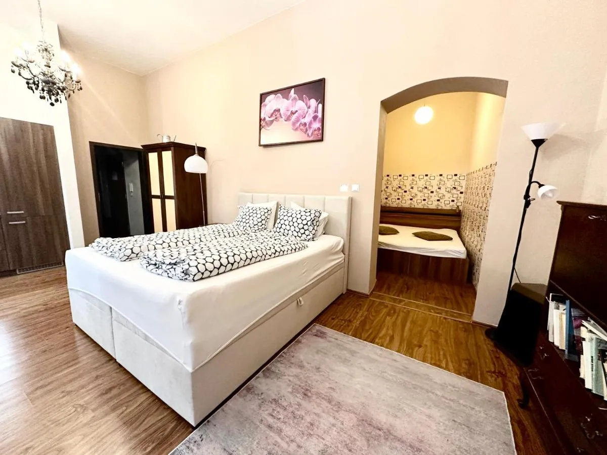 Image 6 of Home Away central apartment
