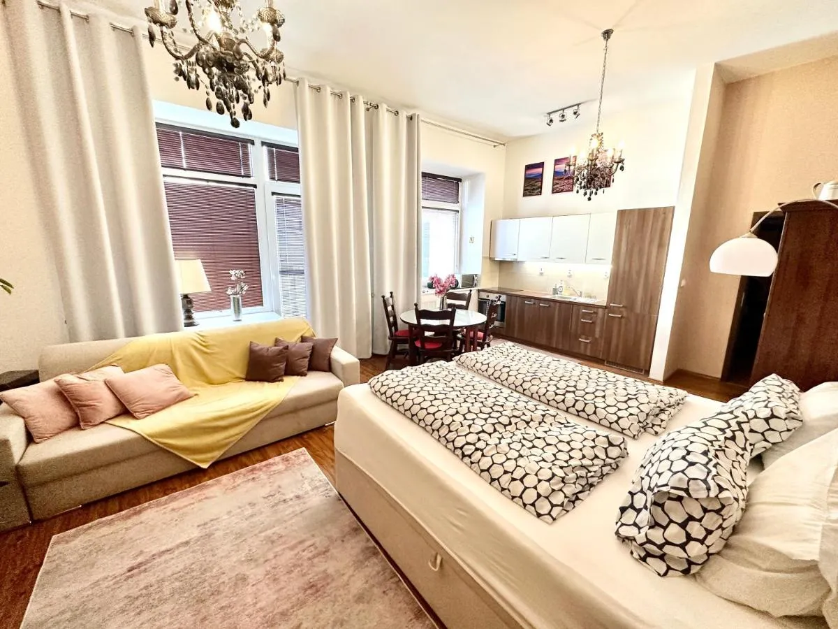 Image 7 of Home Away central apartment