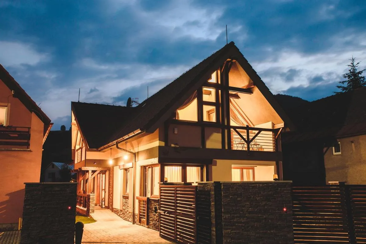 Image 2 of Horvát Family Residence